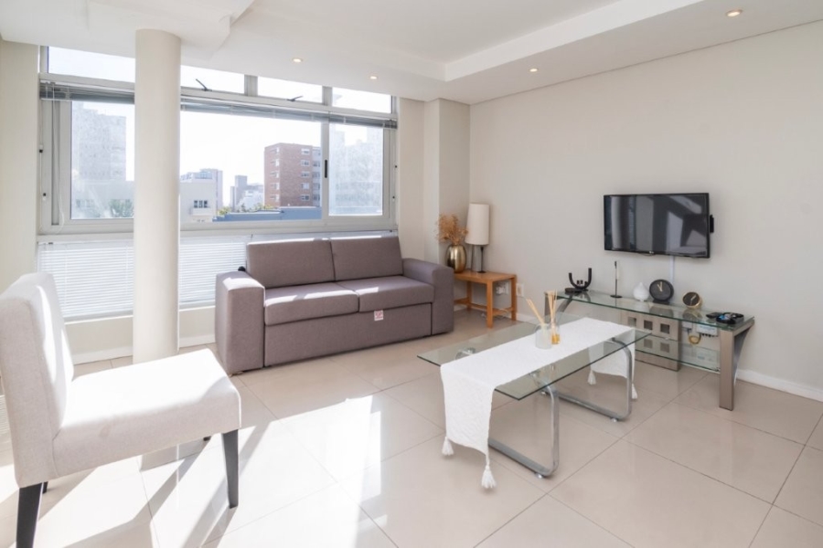 To Let 1 Bedroom Property for Rent in Sea Point Western Cape
